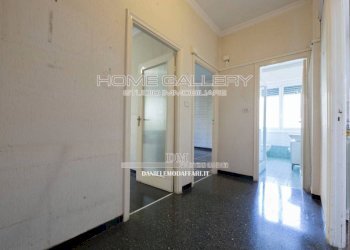 Corridoio - Trilocale viale Virginia Centurione Bracelli, 7, Genova (zona Marassi) - foto 13