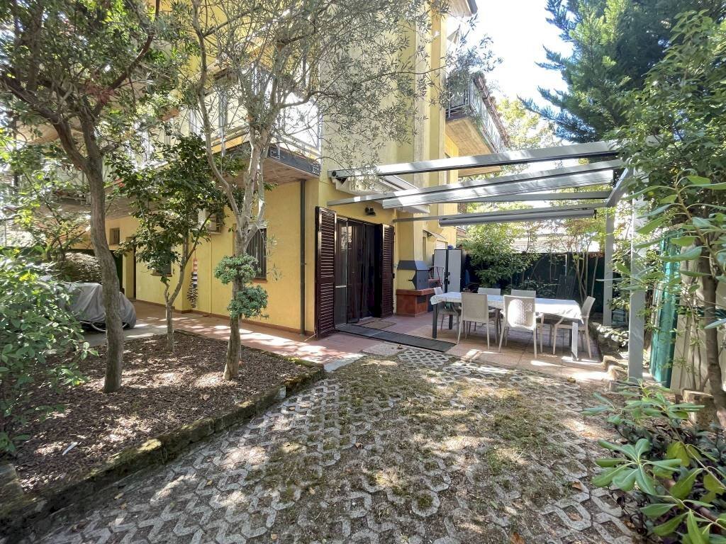 Giardino - Quadrilocale viale Spalato, Ravenna (zona Marina di Ravenna) - foto 1