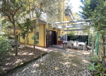 Giardino - Quadrilocale viale Spalato, Ravenna (zona Marina di Ravenna) - foto 1