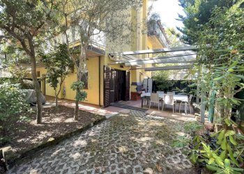 Giardino - Quadrilocale viale Spalato, Ravenna (zona Marina di Ravenna) - foto 41