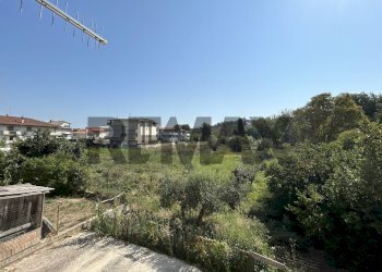 Edificio all\'aperto - Quadrilocale via caldarelli
 
39, San Giovanni Teatino - foto 27
