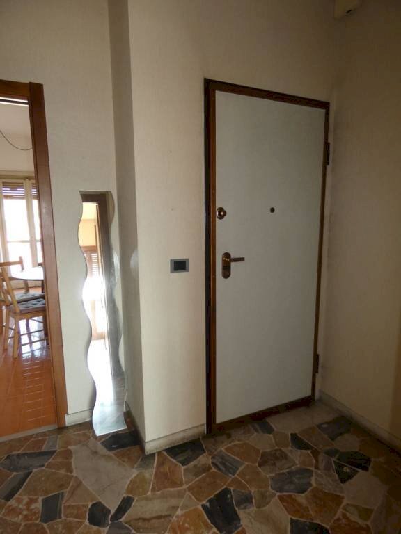 Ingresso - Four-room apartment piazza Guglielmo Marconi, Alba - photo 2