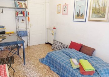 Stanza arredata - Quadrilocale via Mogadiscio, Genova (zona Molassana) - foto 3