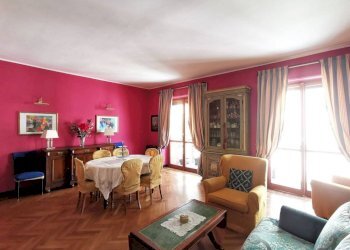 Salone - Apartment corso Rodolfo Montevecchio, 62, Torino (neighborhood Crocetta) - photo 3