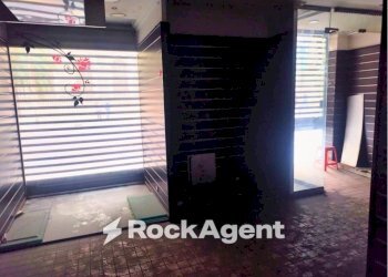 Interno non residenziale - Negozio via Nazionale, 180, Roma (zona Centro Storico) - foto 2