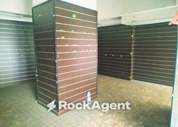 Interno palazzo - Negozio via Nazionale, 180, Roma (zona Centro Storico) - foto 3