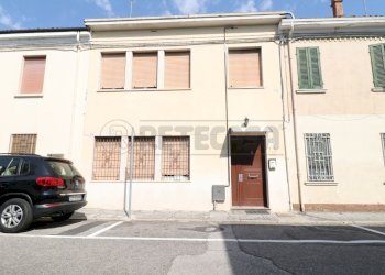 1_Fronte - Villa a Schiera Via E. Curiel 5, Bondeno - foto 1