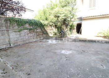 3_Scoperto retro - Villa a Schiera Via E. Curiel 5, Bondeno - foto 3