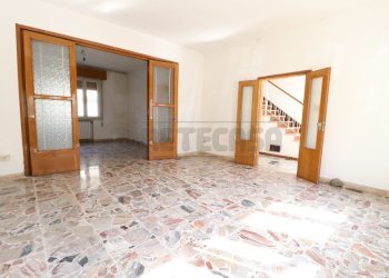 8_Soggiorno - Villa a Schiera Via E. Curiel 5, Bondeno - foto 8