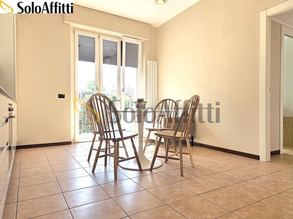 Soggiorno con cucina a vista - Appartamento Via Guglielmo Marconi, Paderno Dugnano - foto 1