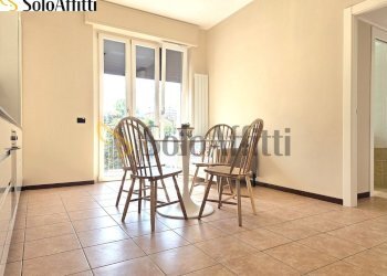 Soggiorno con cucina a vista - Appartamento Via Guglielmo Marconi, Paderno Dugnano - foto 1