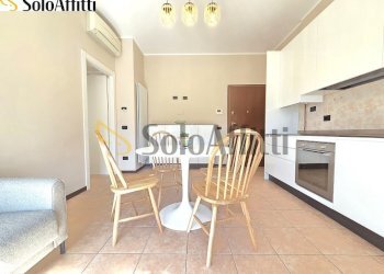 Soggiorno con cucina a vista - Appartamento Via Guglielmo Marconi, Paderno Dugnano - foto 4