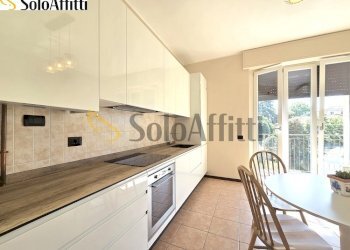 Soggiorno con cucina a vista - Appartamento Via Guglielmo Marconi, Paderno Dugnano - foto 5