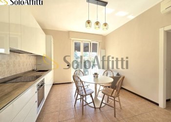 Soggiorno con cucina a vista - Appartamento Via Guglielmo Marconi, Paderno Dugnano - foto 6