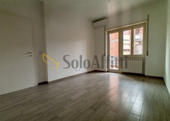 camera da letto - Appartamento Via Brunate, Roma - foto 6