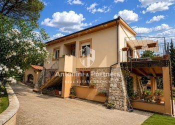 casale-poggio-del-merlo-san-venanzo-umbria-esterno - Casale Località Canonica, Todi - photo 4