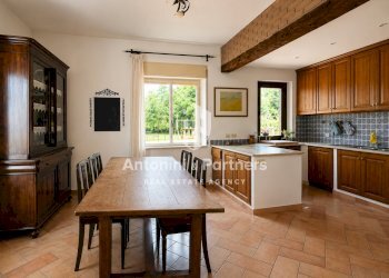 casale-poggio-del-merlo-san-venanzo-umbria-cucina- - Casale Località Canonica, Todi - photo 9