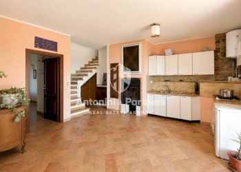 casale-poggio-del-merlo-san-venanzo-umbria-cucina- - Casale Località Canonica, Todi - photo 27