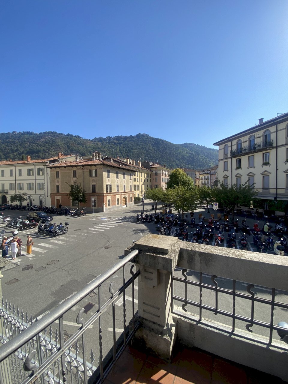 Balcone - Appartamento Piazza Alessandro Volta  34, Como - foto 1