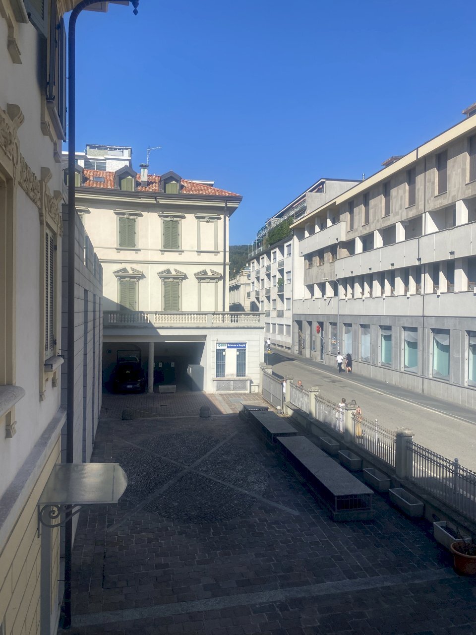 Cortile condominiale - Appartamento Piazza Alessandro Volta 34, Como - foto 2