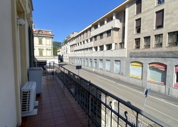Balcone - Appartamento Piazza Alessandro Volta  34, Como - foto 4