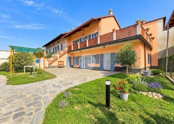 Independent house Via Duca D'Aosta, Caluso - photo 1
