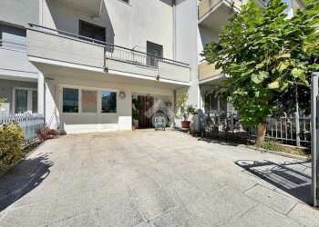 Villa a Schiera Via Zandonai, Montelabbate - foto 2