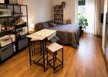 One-room apartment Via Lario, Milano (neighborhood Isola) - photo 4