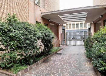 One-room apartment Via Lario, Milano (neighborhood Isola) - photo 11