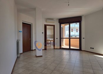 Foto 19 - Trilocale via Q. Sella
 
21, Busto Arsizio - foto 18