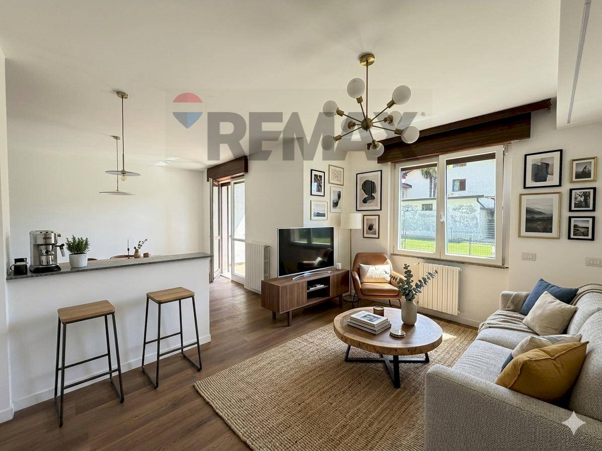 Soggiorno - Villa a Schiera via Indipendenza
22, Venegono Superiore - foto 2