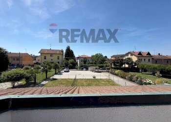 Edificio all\'aperto - Villa a Schiera via Indipendenza
 
22, Venegono Superiore - foto 10