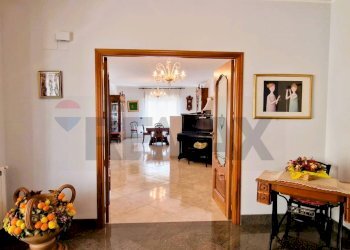 Hall / corridoio - Villa VIA FILIPPO MEDA
 
77, Giarre - foto 9