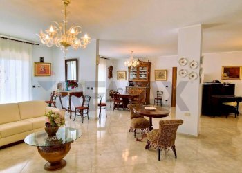 Soggiorno - Villa VIA FILIPPO MEDA
 
77, Giarre - foto 11