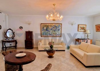 Soggiorno - Villa VIA FILIPPO MEDA
 
77, Giarre - foto 13
