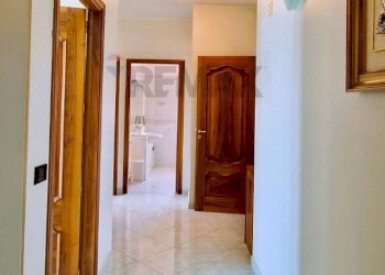 Hall / corridoio - Villa VIA FILIPPO MEDA
 
77, Giarre - foto 35
