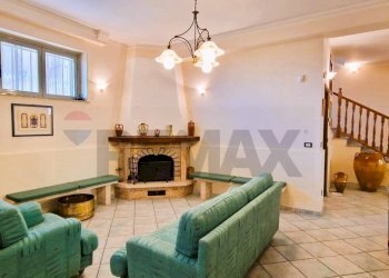 Soggiorno - Villa VIA FILIPPO MEDA
 
77, Giarre - foto 88