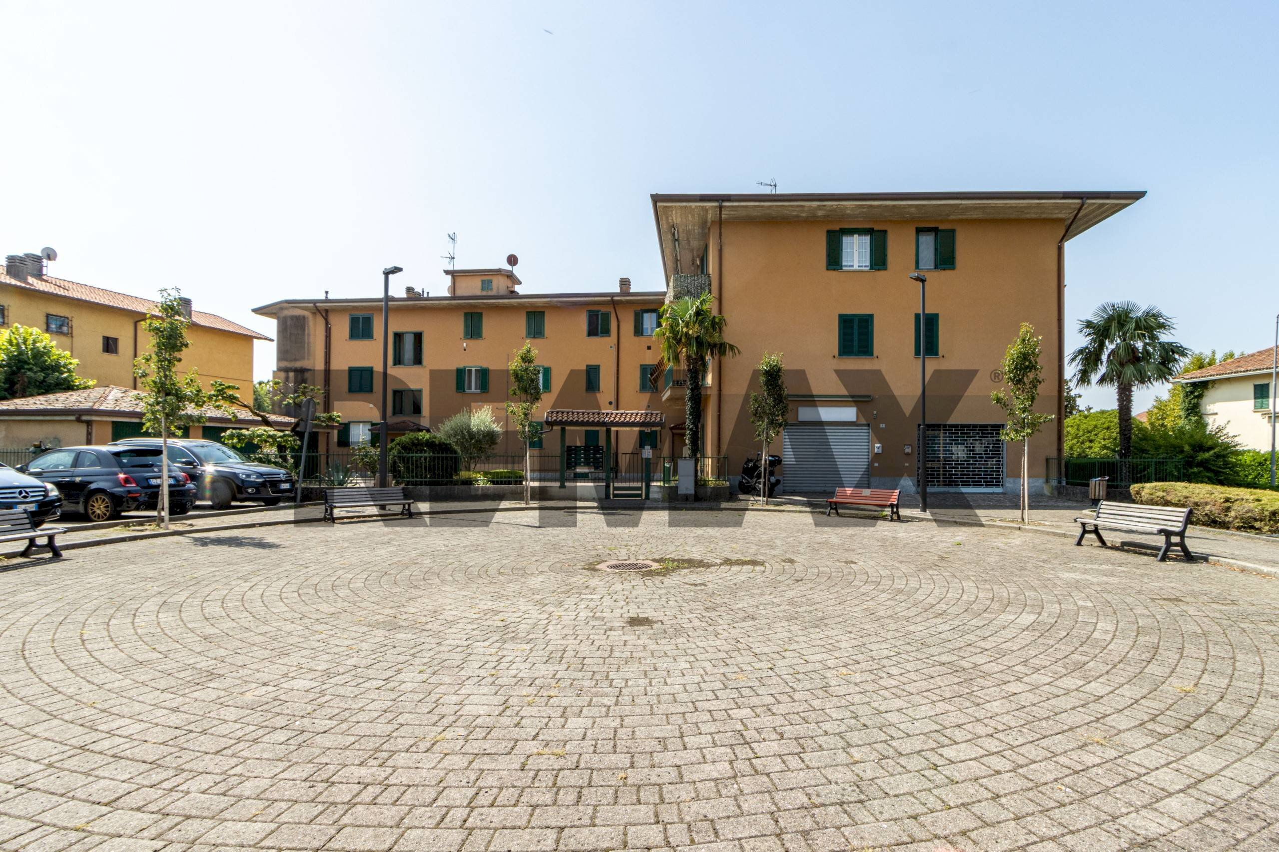 Edificio all\'aperto - Negozio Piazza Butti
7, Garbagnate Monastero - foto 3