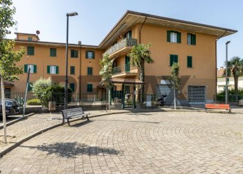 Edificio all\'aperto - Negozio Piazza Butti
7, Garbagnate Monastero - foto 6