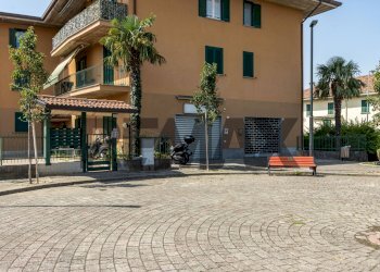 Edificio all\'aperto - Negozio Piazza Butti
7, Garbagnate Monastero - foto 7