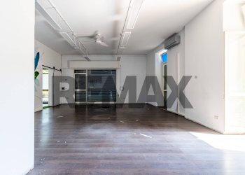 Stanza vuota - Negozio Piazza Butti
7, Garbagnate Monastero - foto 9