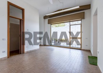 Stanza vuota - Negozio Piazza Butti
7, Garbagnate Monastero - foto 24