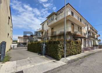 Edificio all\'aperto - Trilocale via Goiovanni Meli
 
47, Fiumefreddo di Sicilia - foto 17