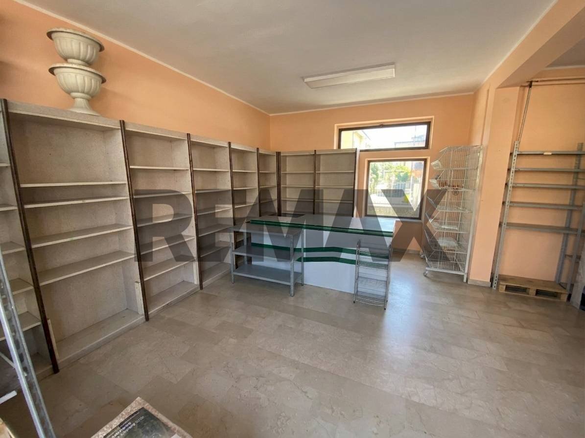 Dispensa di stoccaggio - Negozio Via Garibaldi
 
snc, Villadose - foto 1