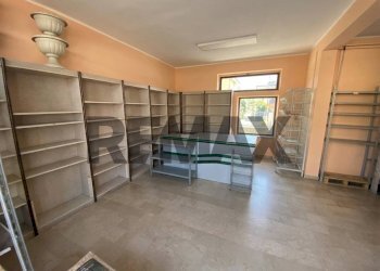 Dispensa di stoccaggio - Negozio Via Garibaldi
snc, Villadose - foto 1