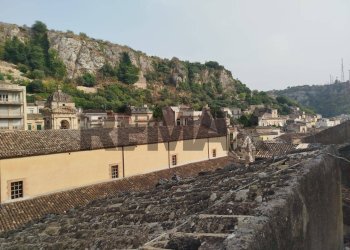 Edificio all\'aperto - Casa indipendente via Santa Maria
 
39, Modica - foto 17