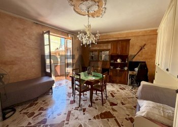 Sala da pranzo - Quadrilocale Via Luisa Sanfelice
 
17, Bagheria - foto 2