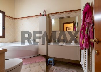 Bagno - Appartamento Via Vittorio De Sica
 
11, Comiso - foto 20