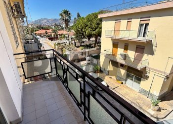 Balcone - Quadrilocale Via Giuseppe Oddo
 
10, Palermo - foto 16