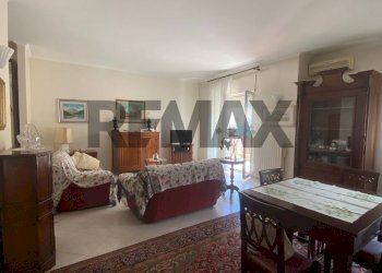 Sala da pranzo - Trilocale via Attilio Gisotti
 
43, Trani - foto 6
